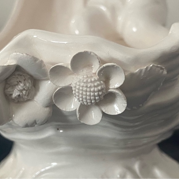 Vintage Ceramic Cherub Angel Figurine - Picture 5 of 7